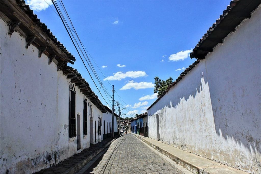 Sobre el río Lempa… ¿Qué hacer?