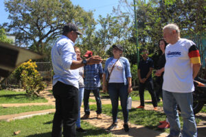 Visita de rotarios en Apolinario Serrano 2