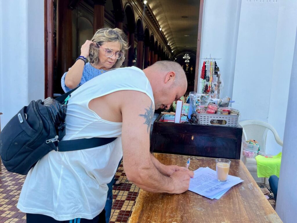 Feligresia catolica contra la mineria 2