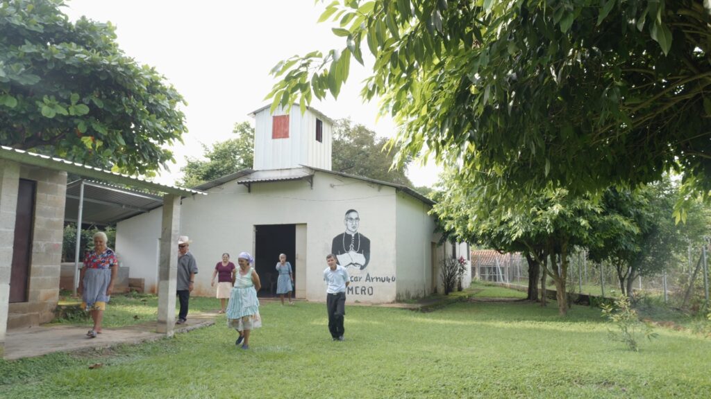 Relatos de la Guerra Civil: “Caminamos con miedo, pero también con esperanza”, Ana Martínez 2 Iglesia