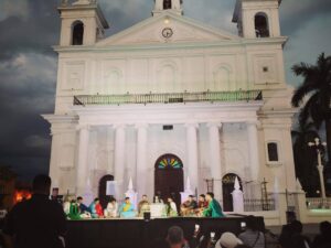 Suchitoto vivió una Pasión que traspasó el escenario 3 660417303 26494591793470677 3740508682832324841 n